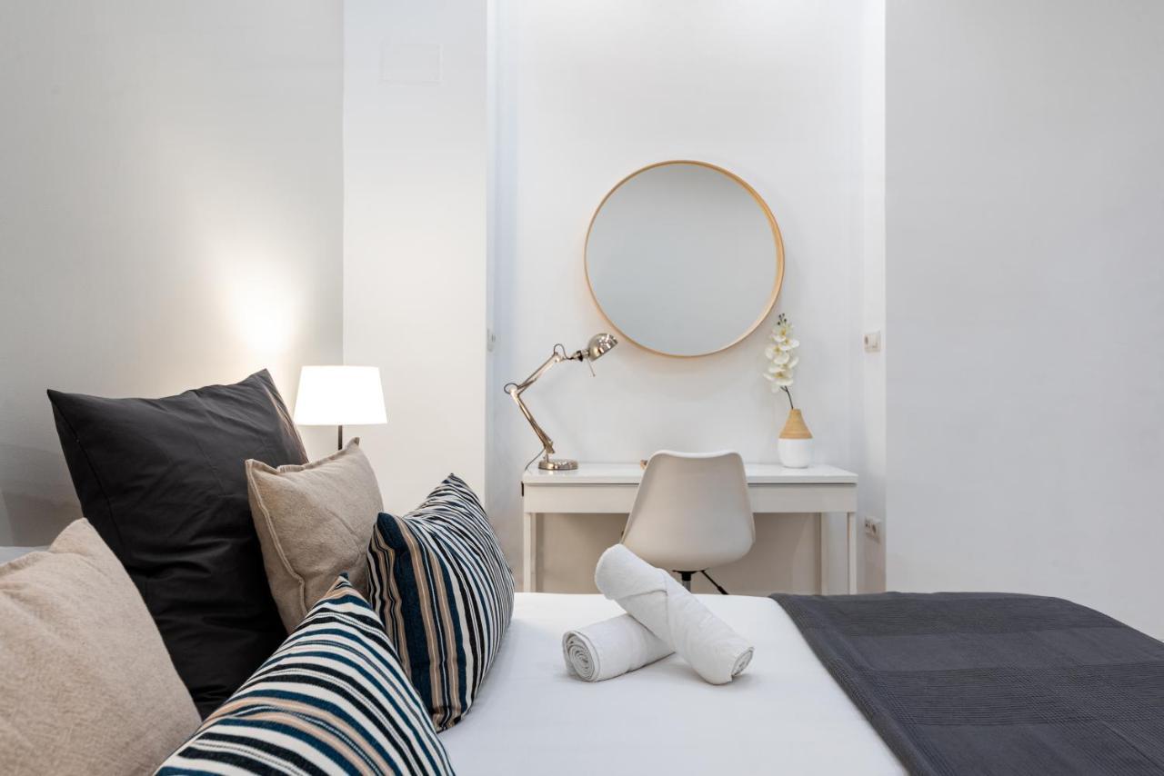 Cozy One-Bedroom La Latina Madrid Exterior foto